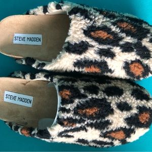 Steve Madden faux fur leopard slides